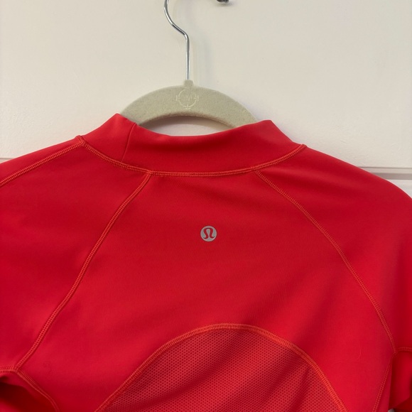 Lululemon Everlux and Mesh Cropped Short Sleeve - Picture 5 of 5